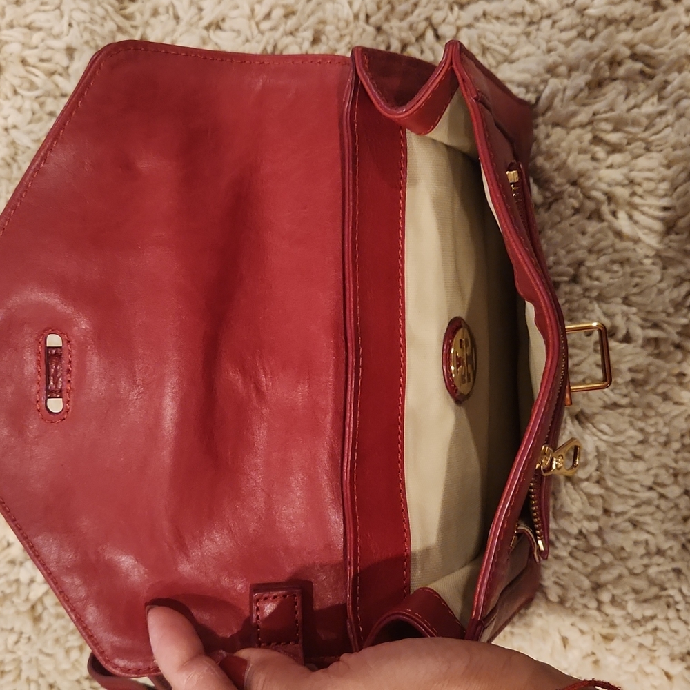 Authentic Tory Burch clutch purse wristlet - Picture 5 of 6